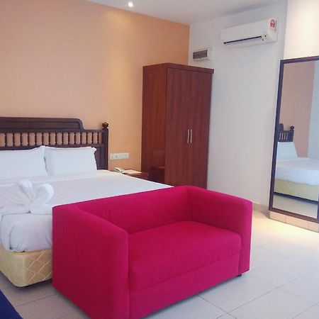 Mny Hotel & Resort Kampung Teluk Nipah Ngoại thất bức ảnh