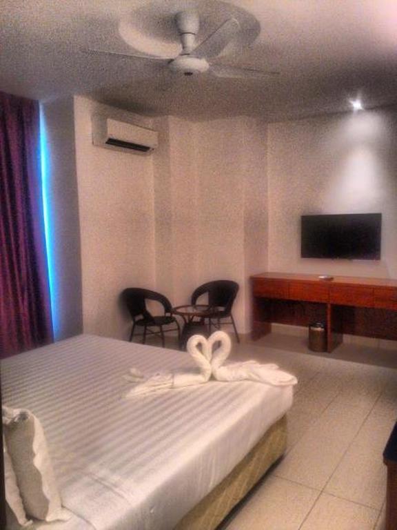 Mny Hotel & Resort Kampung Teluk Nipah Ngoại thất bức ảnh